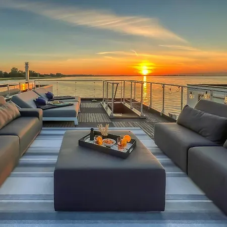 Holiday home Houseboat With A Roof Terrace On The Baltic Sea Ribnitz-Damgarten