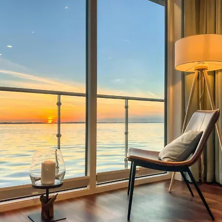 Houseboat With A Roof Terrace On The Baltic Sea Holiday home